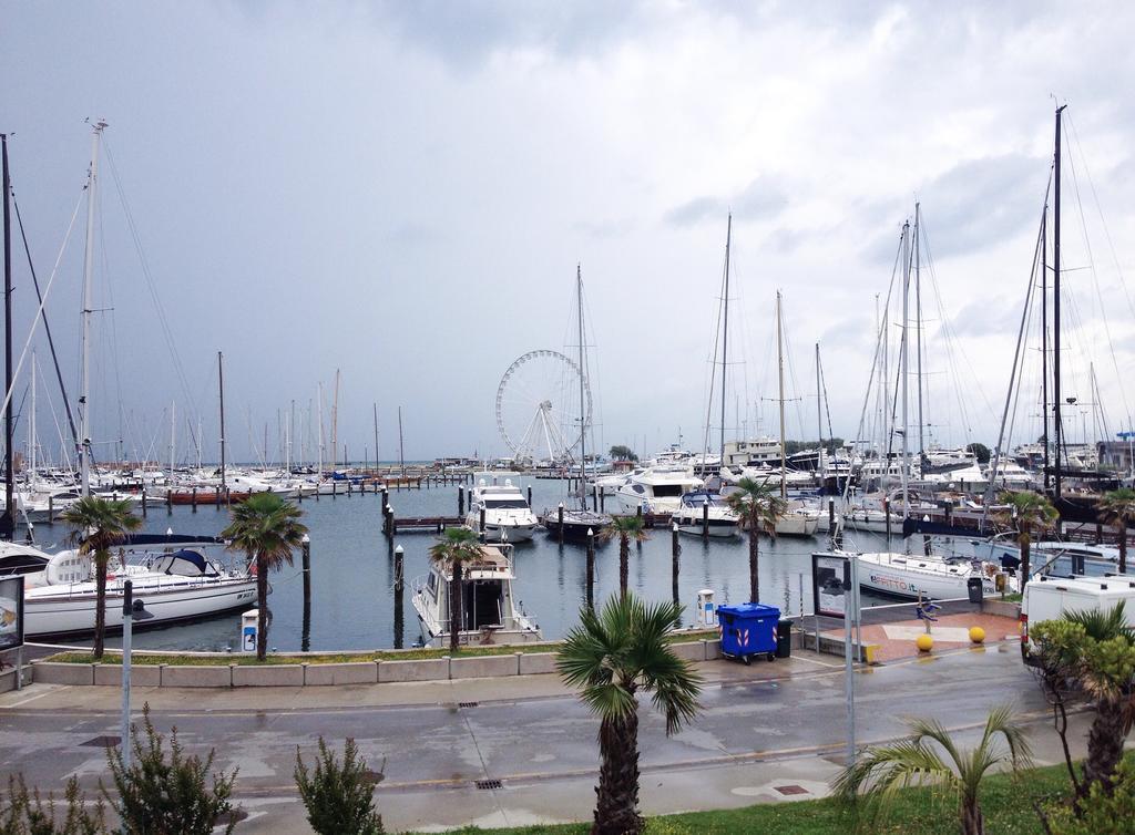 Appartamento Laura a 2 Passi dal Mare Rimini Esterno foto